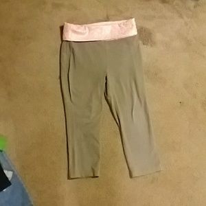 Girls cropped exercise pants